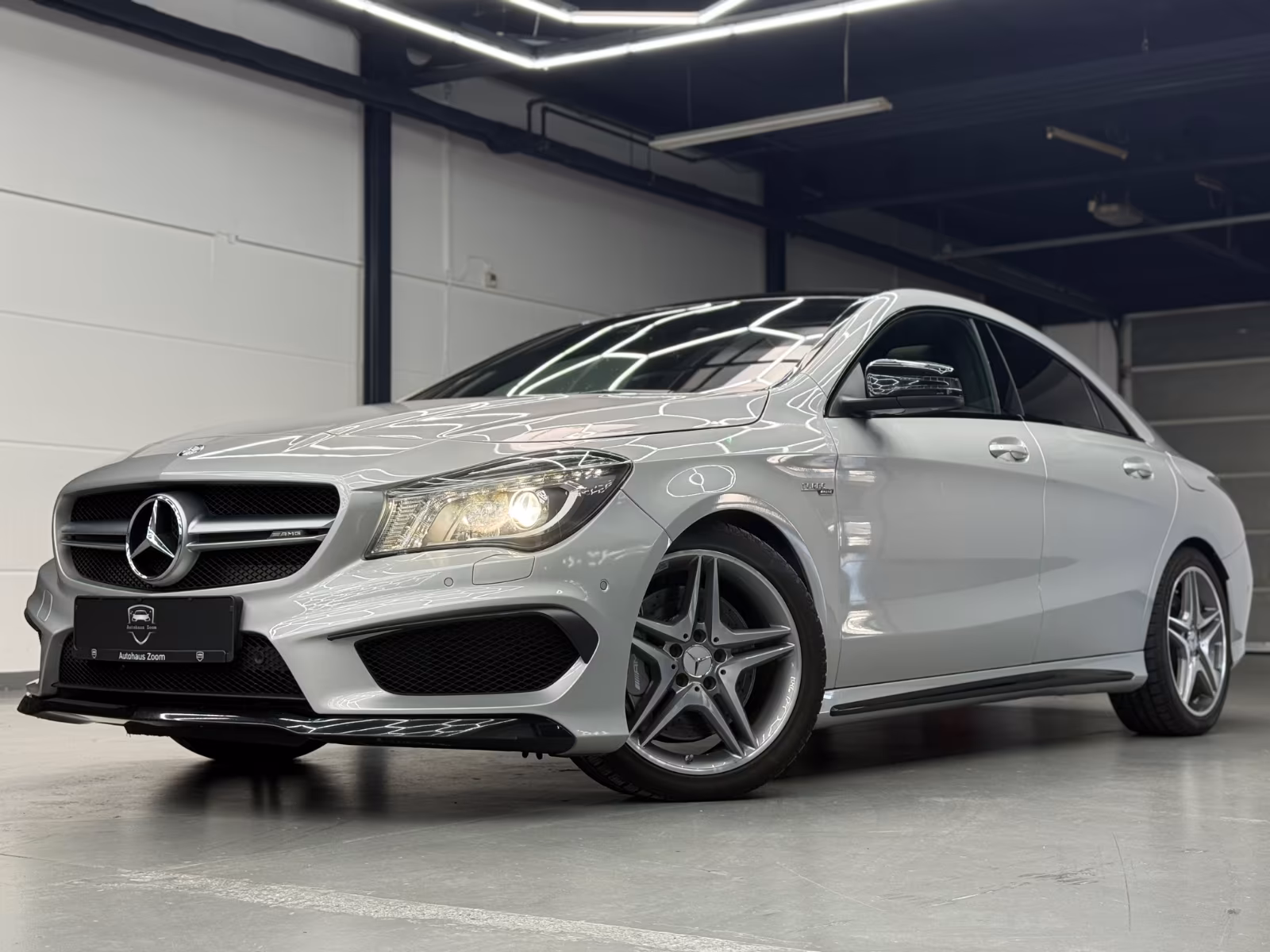 Mercedes-Benz CLA 45 AMG - фото 1