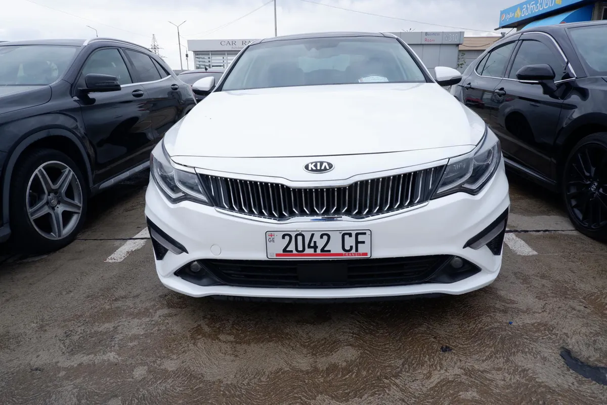 Kia Optima - фото 1