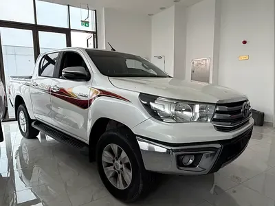 Toyota Hilux - фото 1
