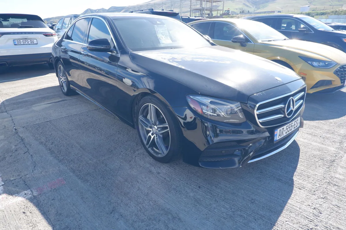 Mercedes-Benz E 300 - фото 1