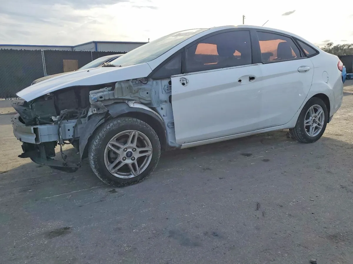 FORD FIESTA - фото 1