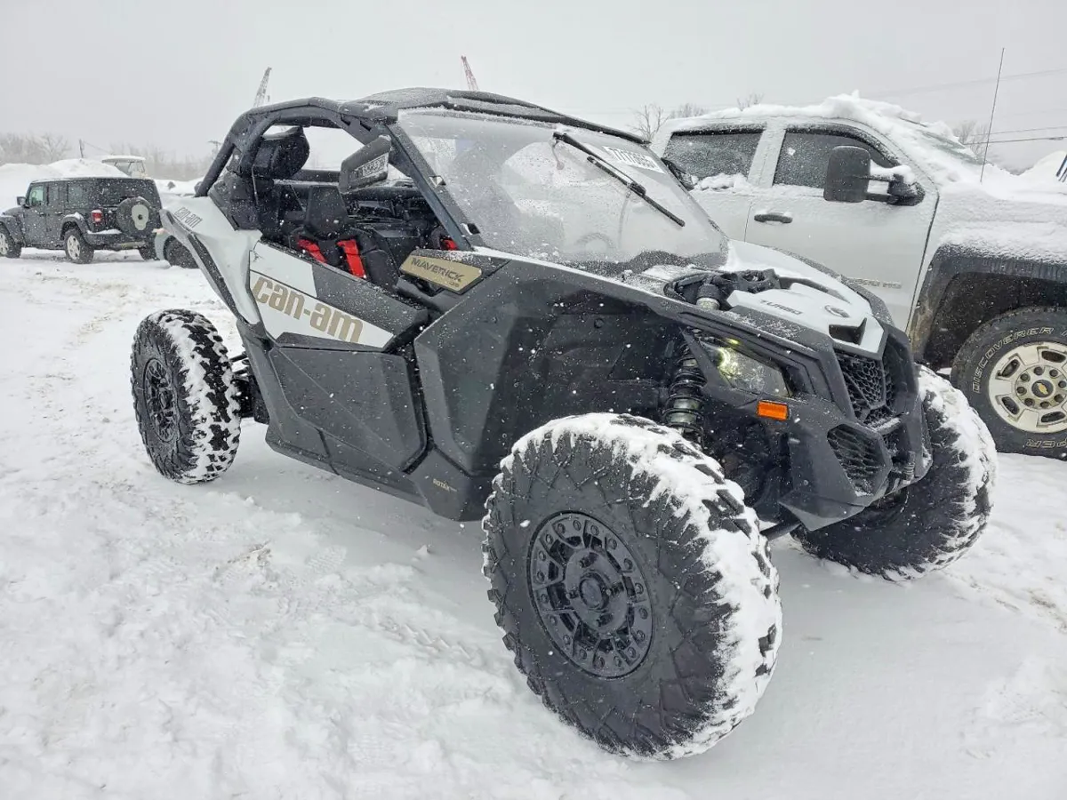 CAN-AM MAVERICK X3 TURBO - фото 1