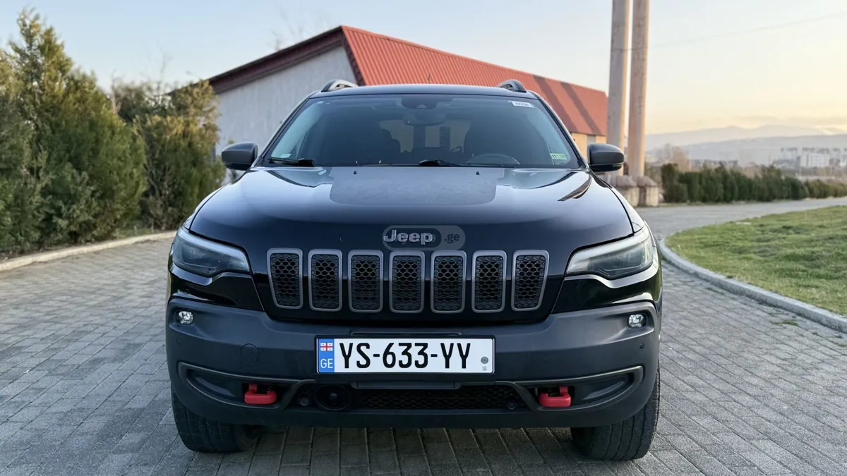 Jeep Cherokee - фото 1