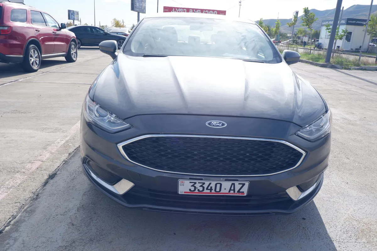 Ford Fusion - фото 1