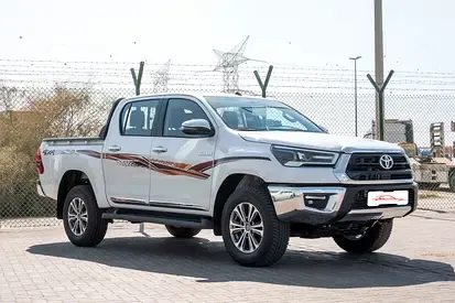 Toyota Hilux - фото 1