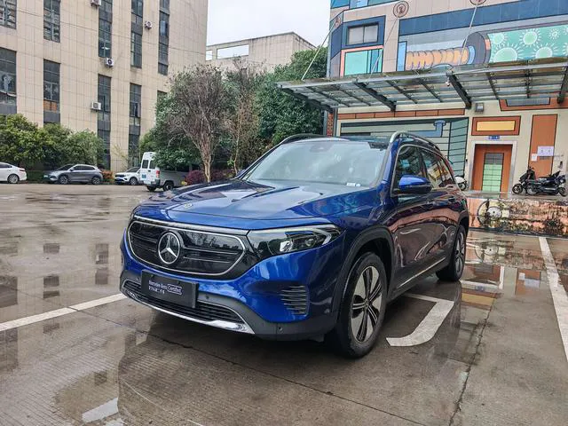 Mercedes-Benz EQB - фото 1