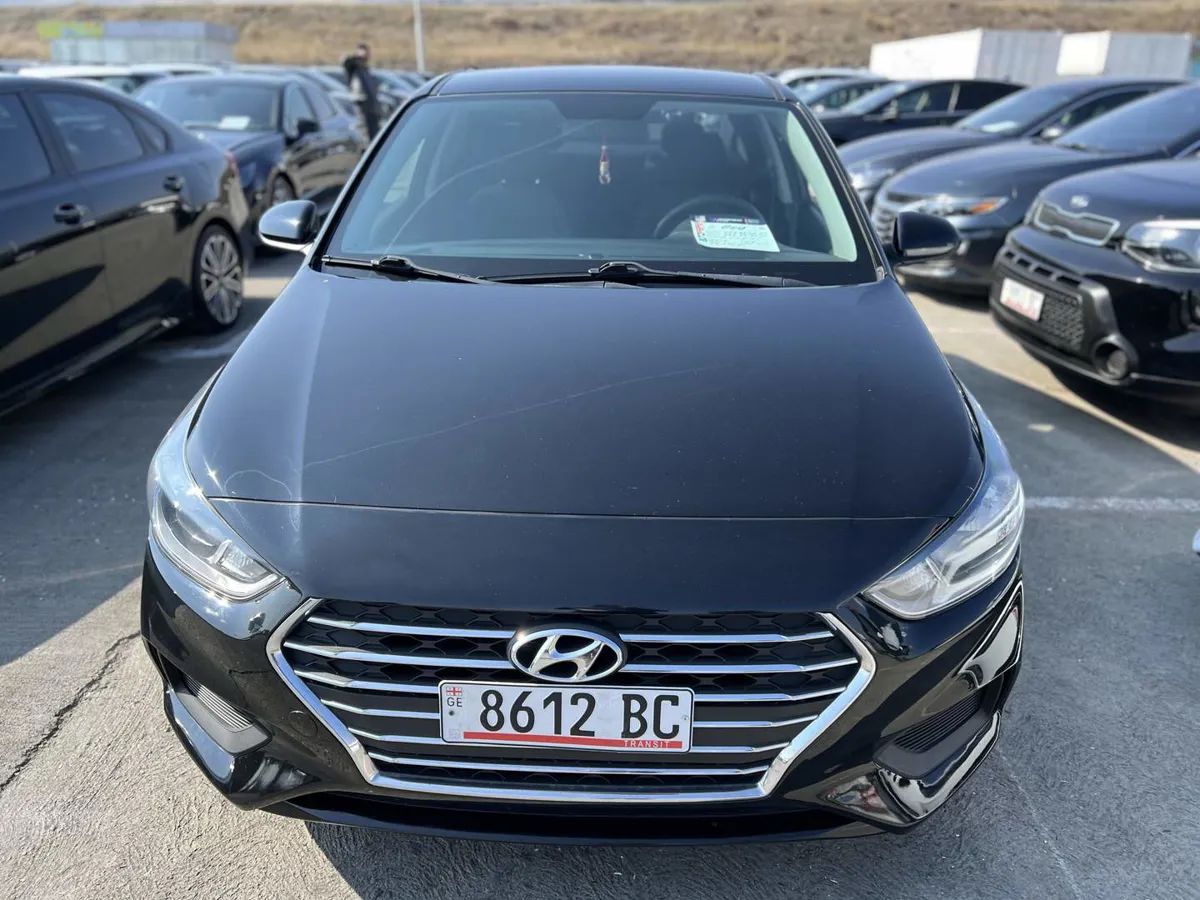 Hyundai Accent - фото 1