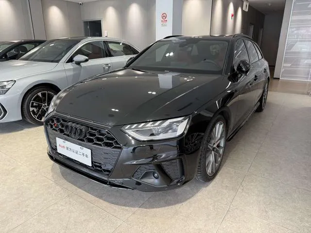 Audi S4 - фото 1