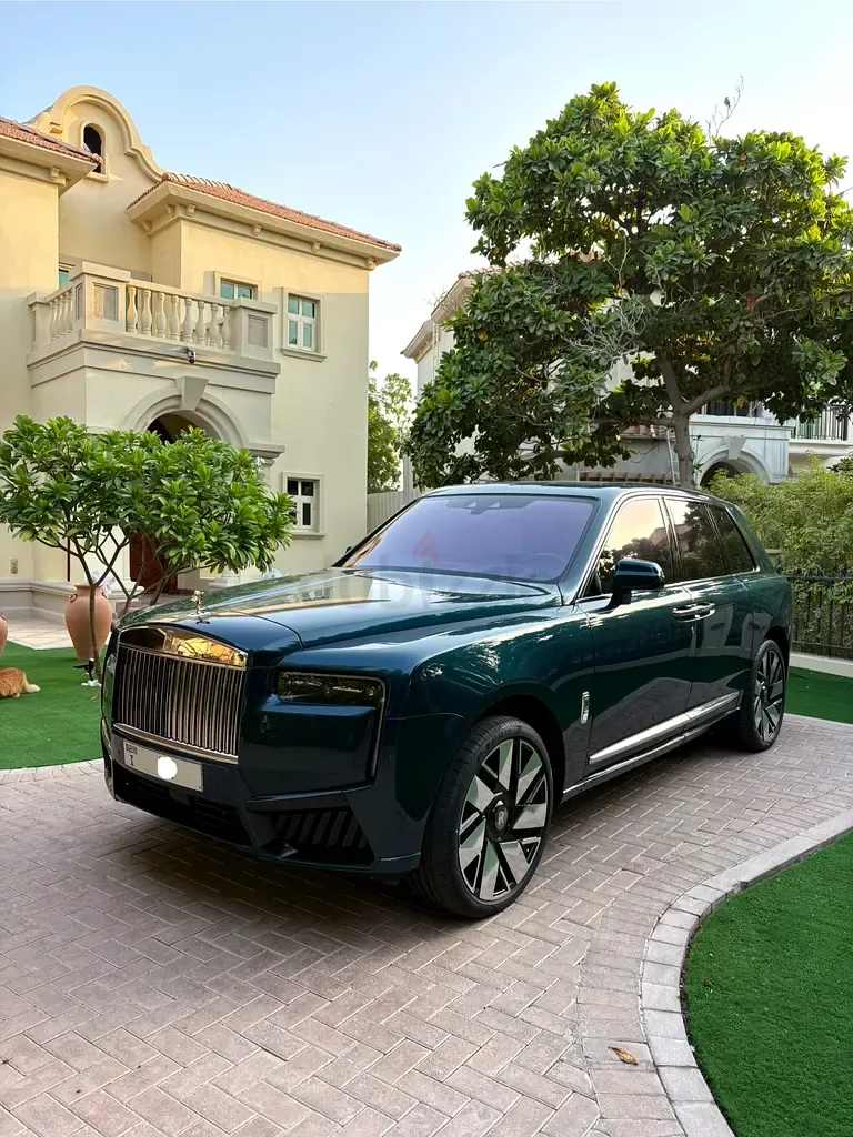 Rolls-Royce Cullinan - фото 1