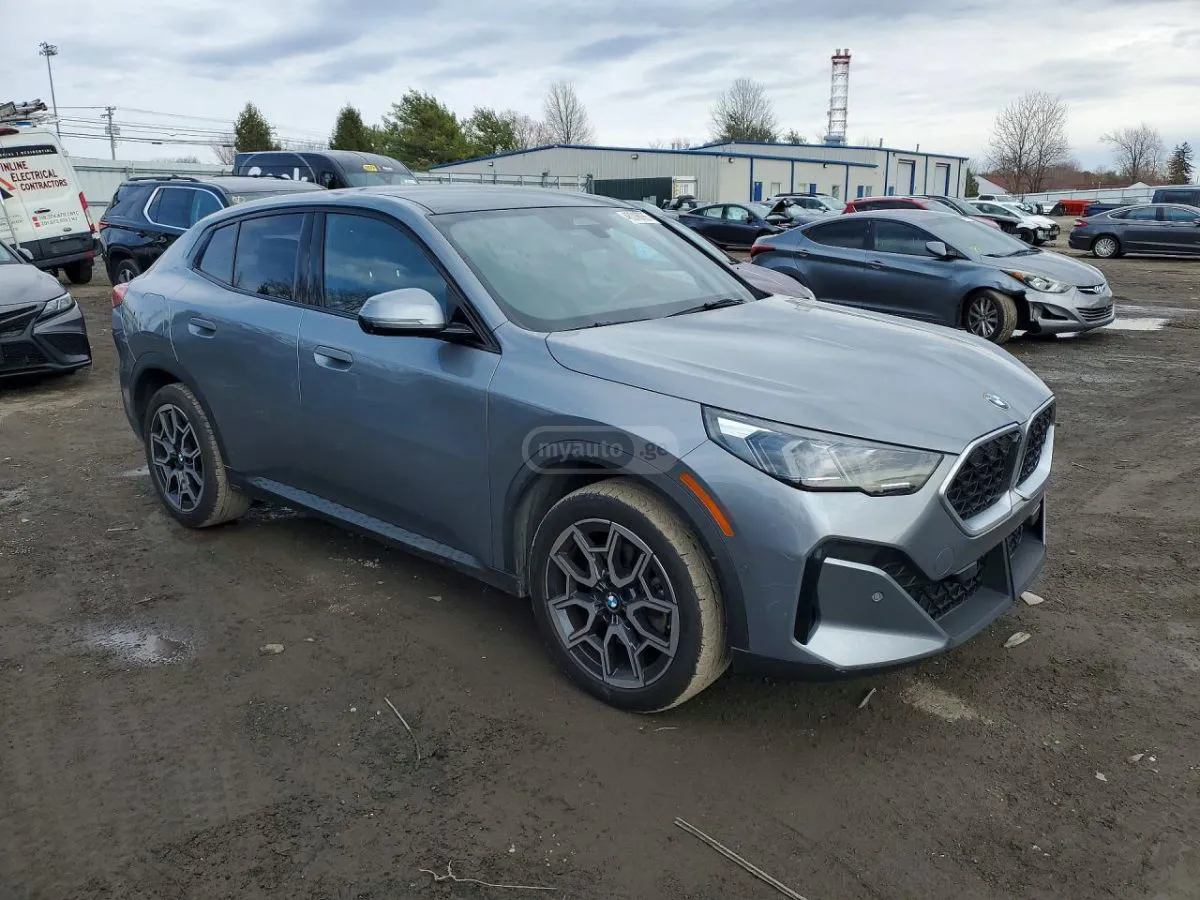 BMW X2 - фото 1