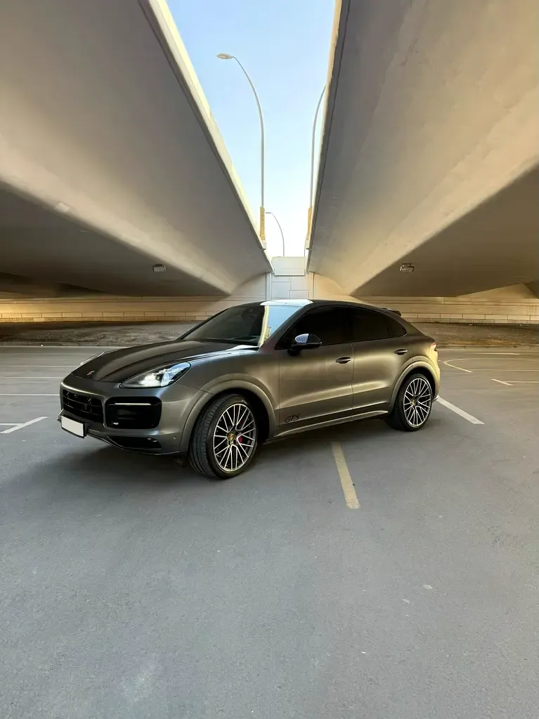 Porsche Cayenne - фото 1