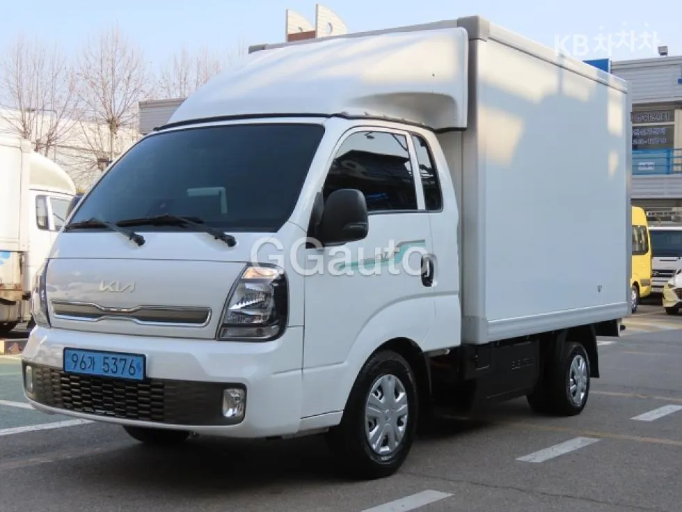Kia 더 뉴 봉고3 EV 내장탑차 1톤 표준형 킹캡 초장축 기본형 - фото 1
