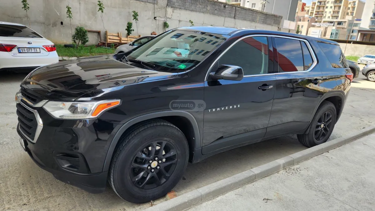 Chevrolet Traverse - фото 1