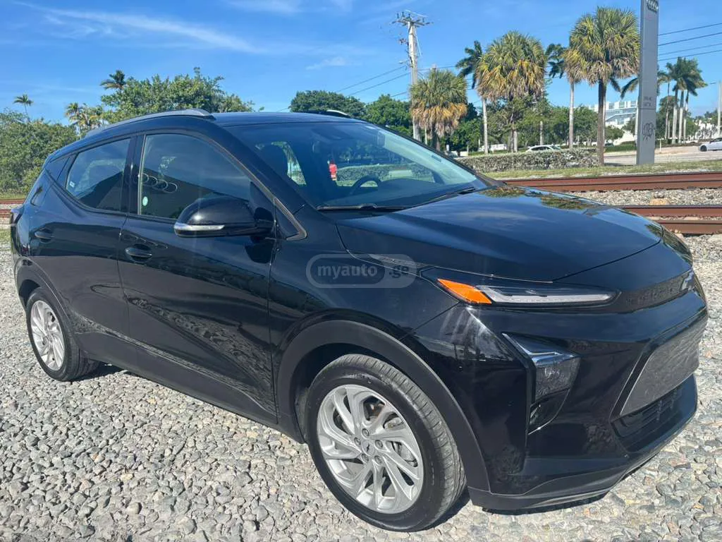 Chevrolet Bolt EUV - фото 1