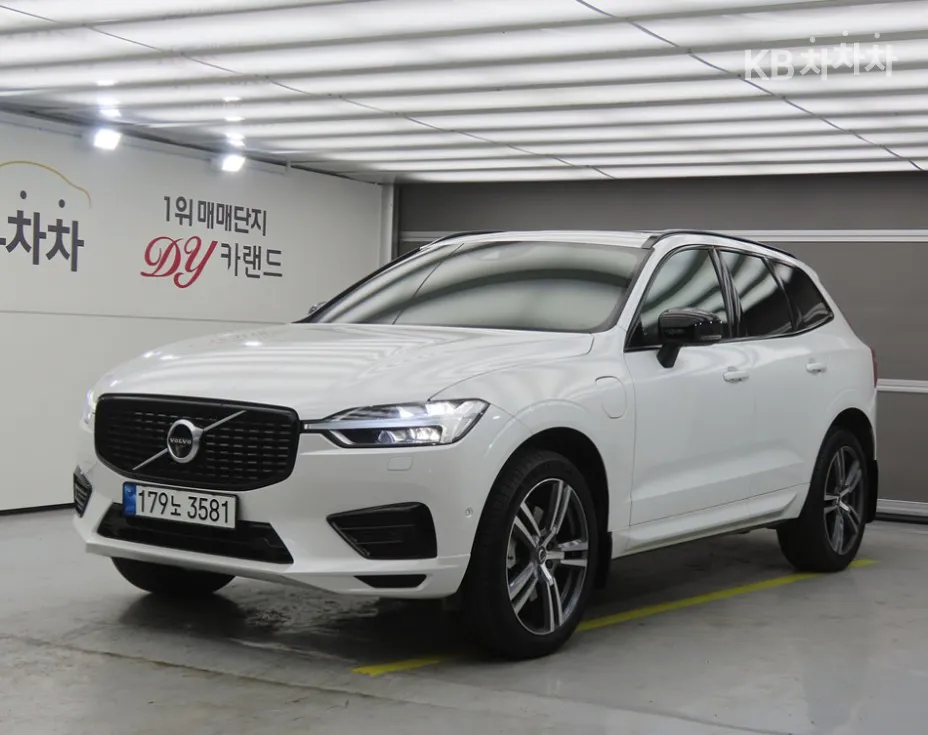 Volvo XC60 2세대 T8 Inscription - фото 1