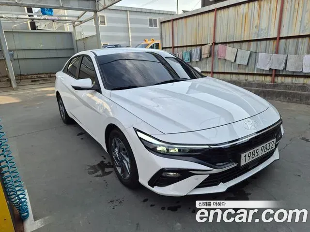 Hyundai AVANTE - фото 1