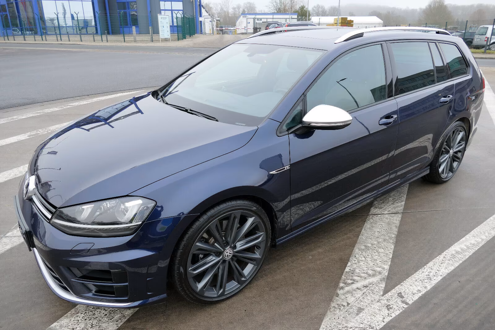 Volkswagen Golf - фото 1