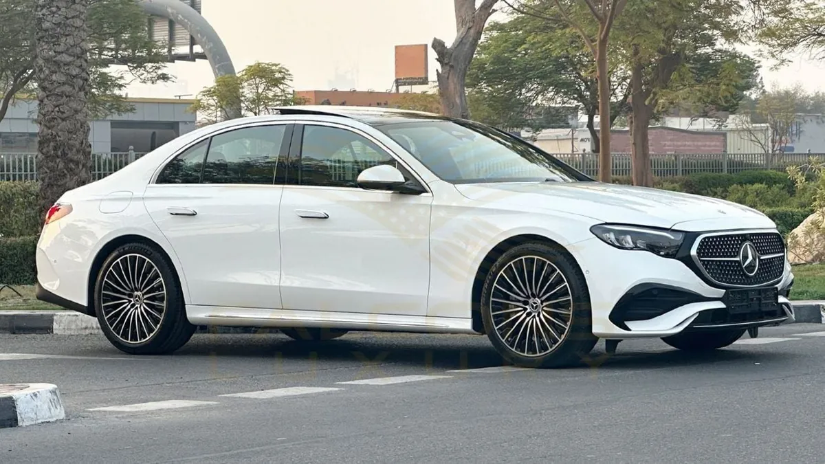 Mercedes-Benz E200 - фото 1