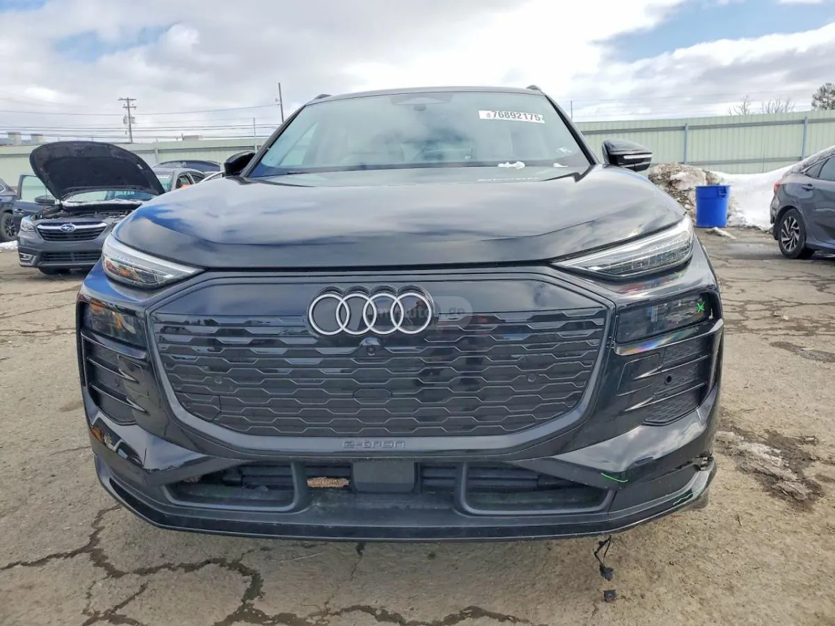Audi E-Tron - фото 1