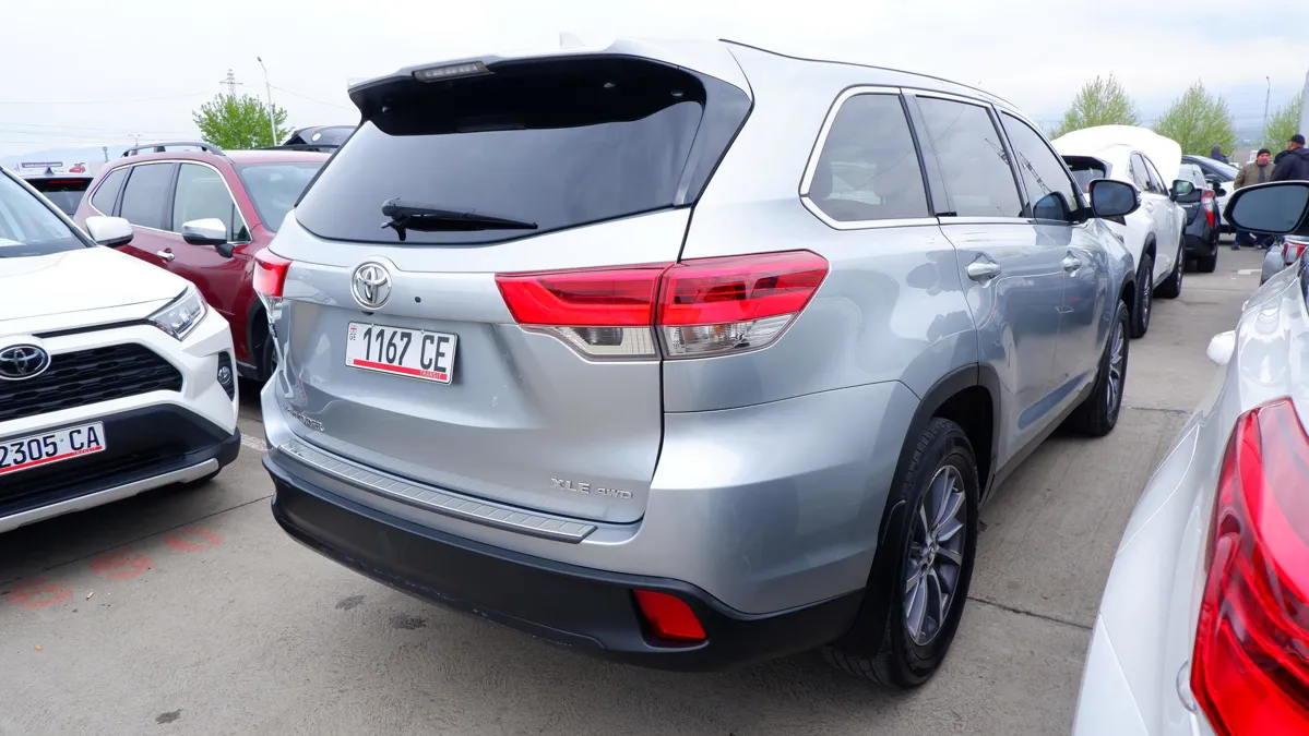 Toyota Highlander - фото 1