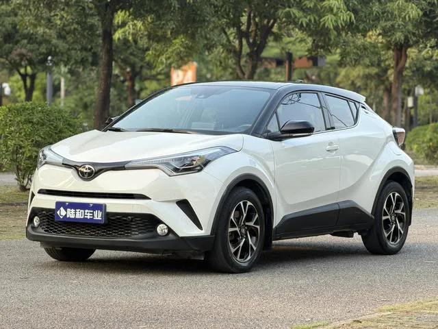 Toyota C-HR - фото 1