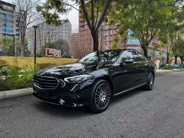 Mercedes-Benz C-Class - фото 1