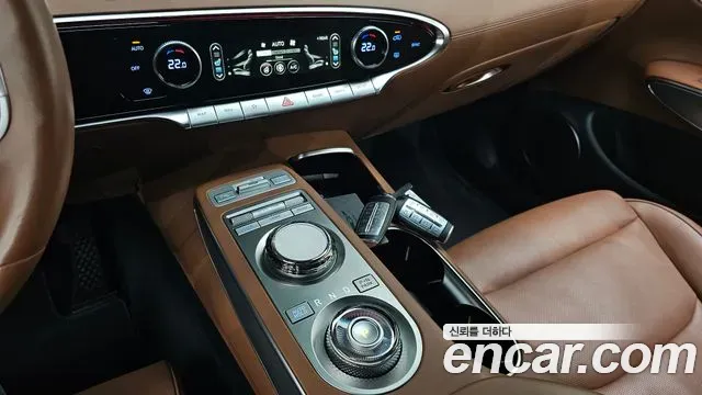 Genesis GV70 - фото 1