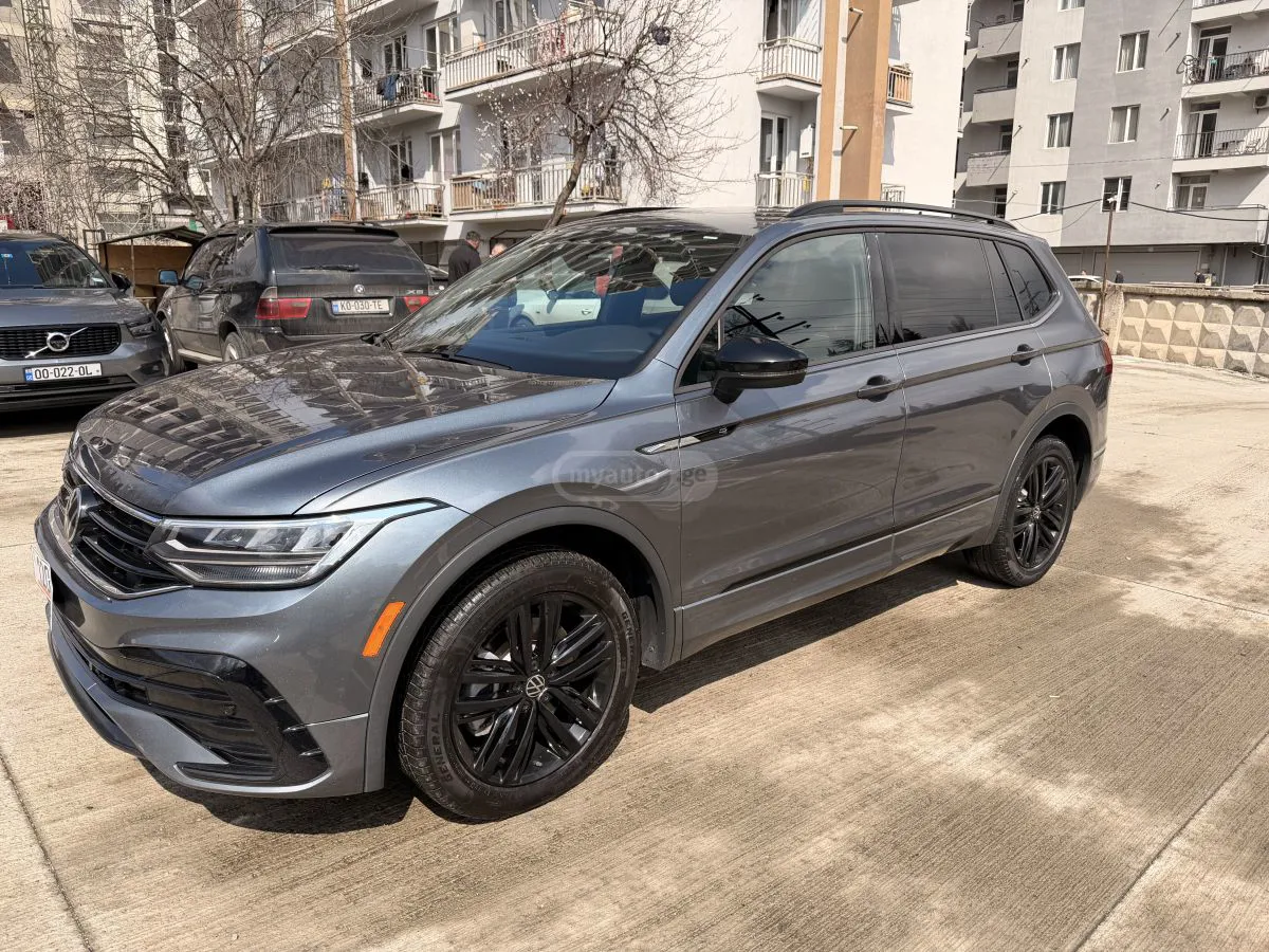 Volkswagen Tiguan - фото 1