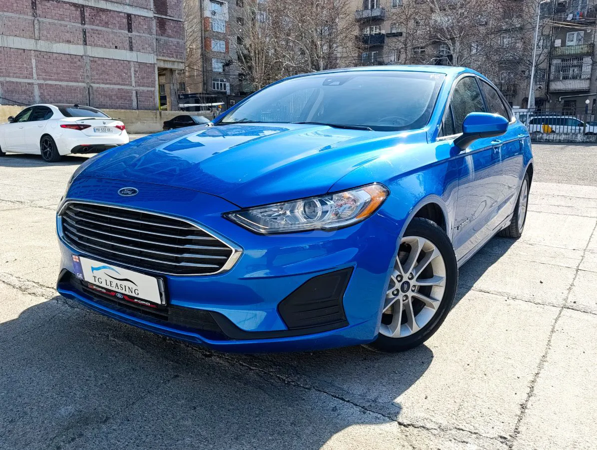 Ford Fusion - фото 1