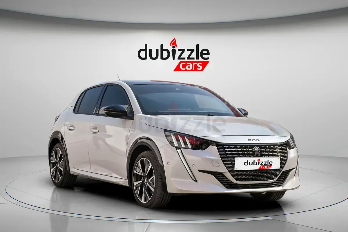 Peugeot 208 - фото 1