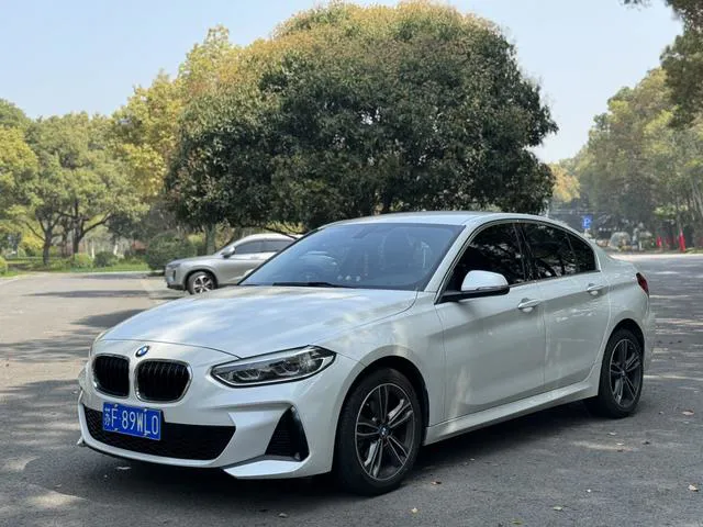 BMW 1 Series - фото 1