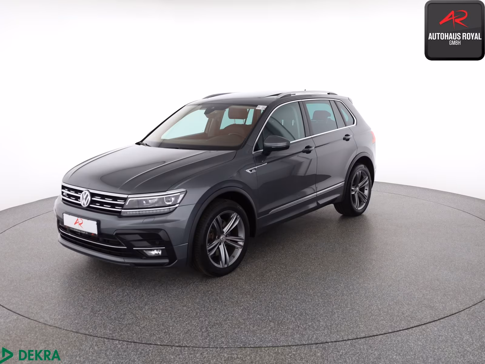 Volkswagen Tiguan - фото 1