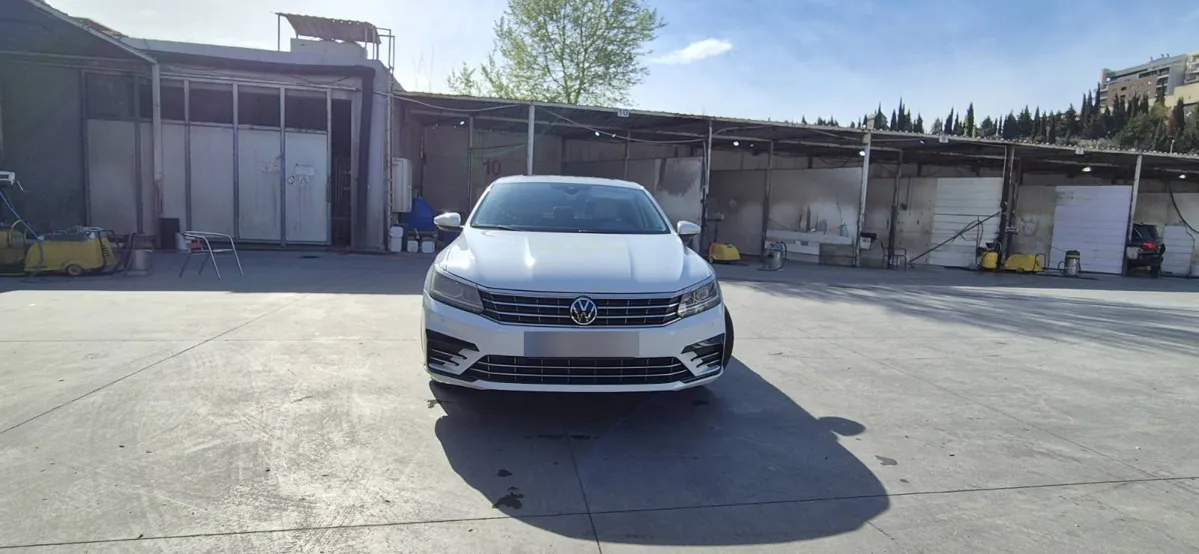 Volkswagen Passat - фото 1