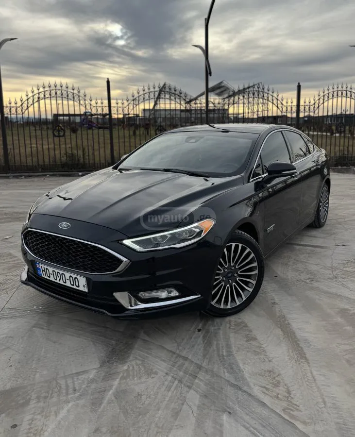 Ford Fusion - фото 1