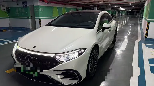 Mercedes-Benz EQS - фото 1