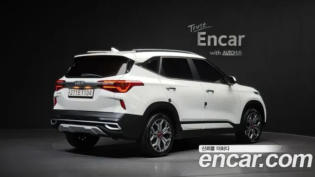 Kia Seltos - фото 1