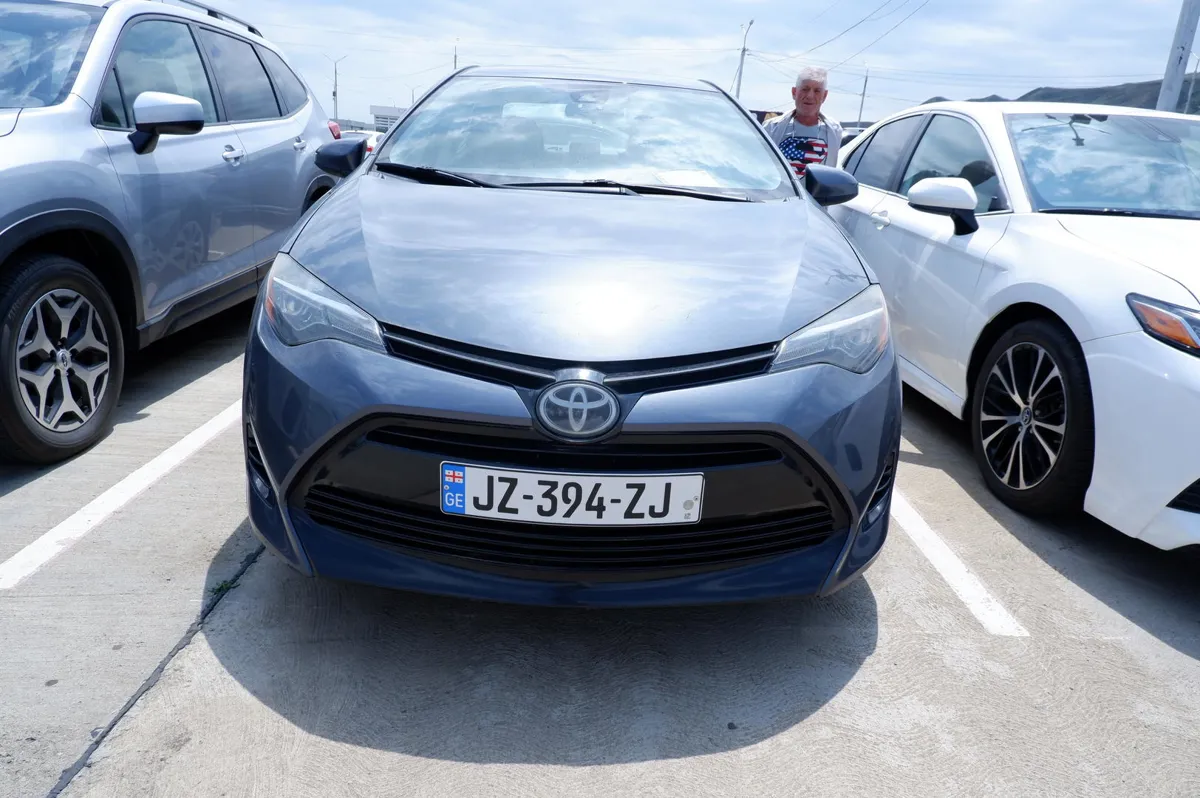 Toyota Corolla - фото 1