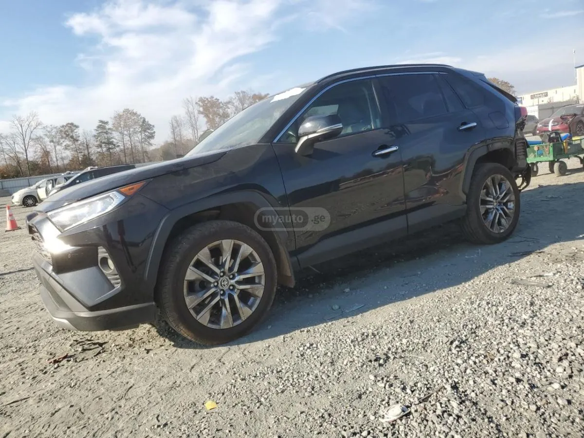 Toyota RAV 4 - фото 1