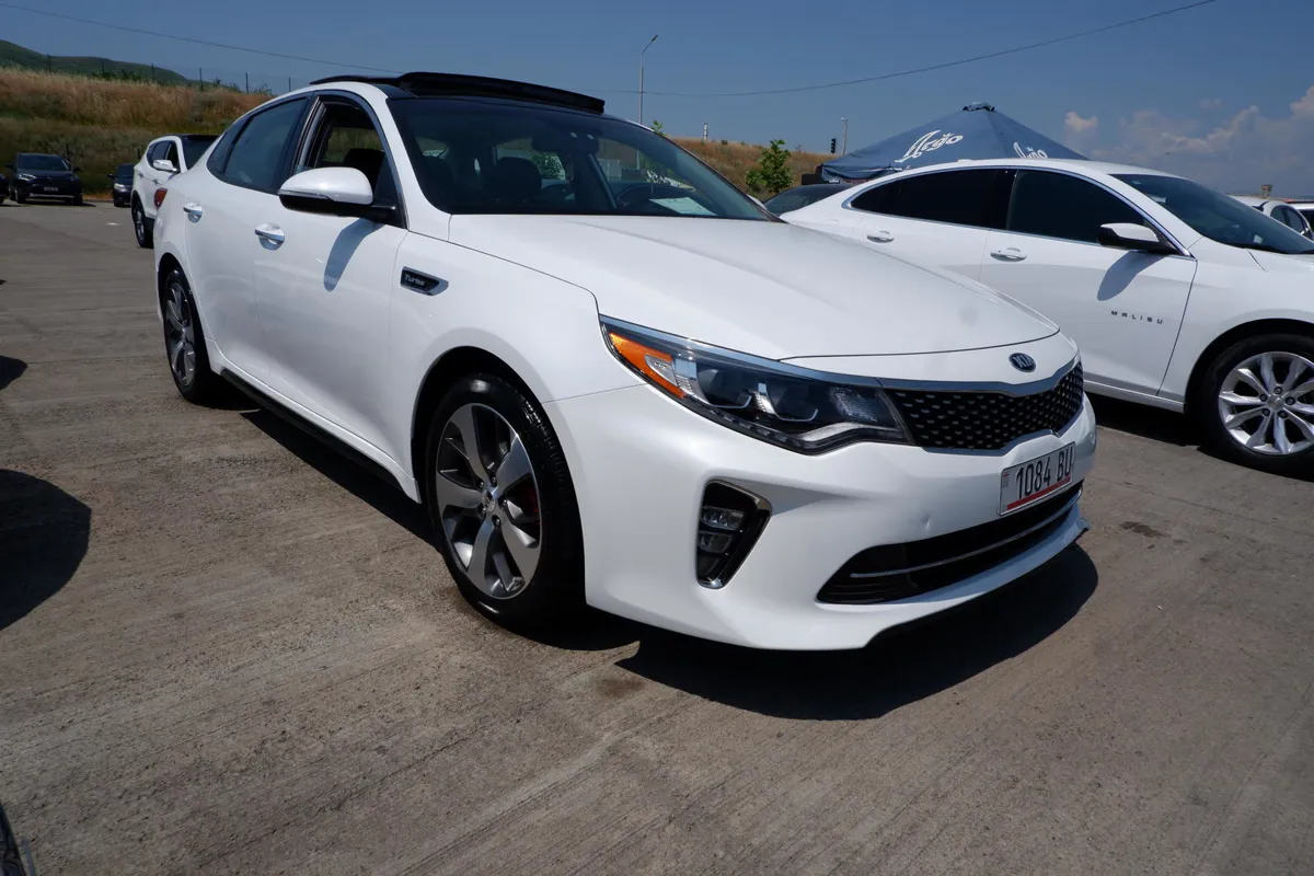 Kia Optima - фото 1