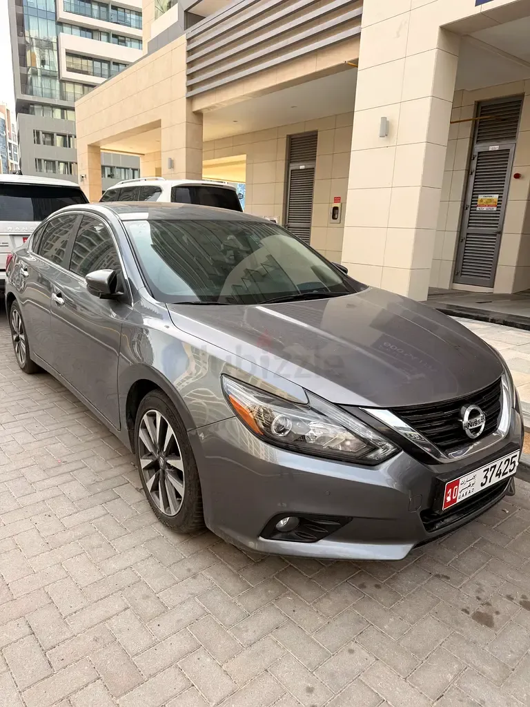 Nissan Altima - фото 1