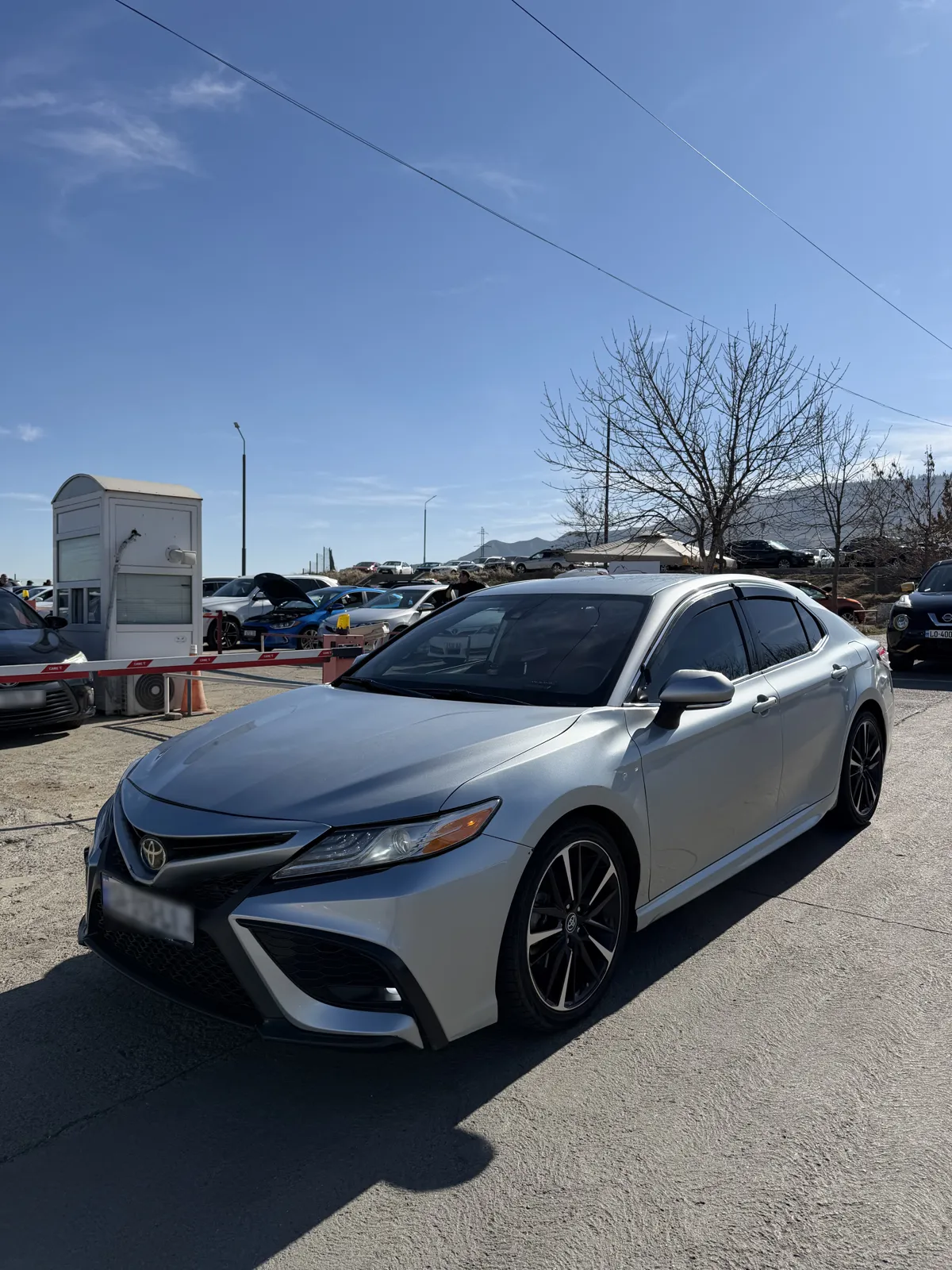 Toyota Camry - фото 1