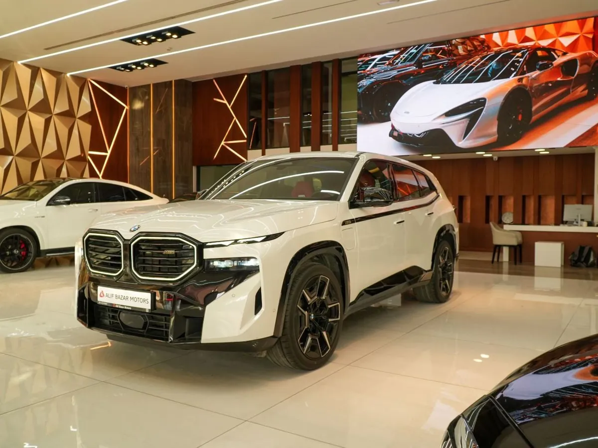 BMW XM - фото 1