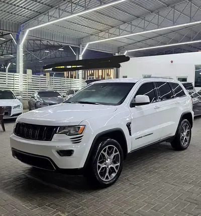 Jeep Grand Cherokee - фото 1