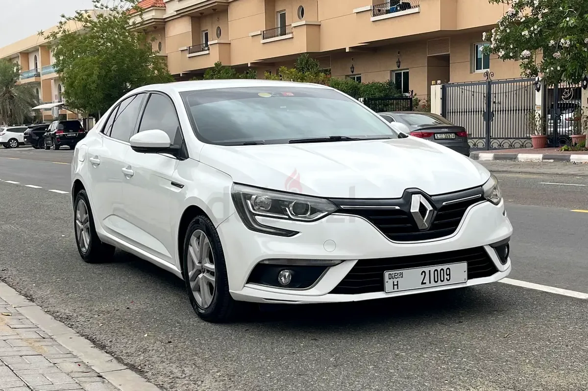Renault Megane - фото 1