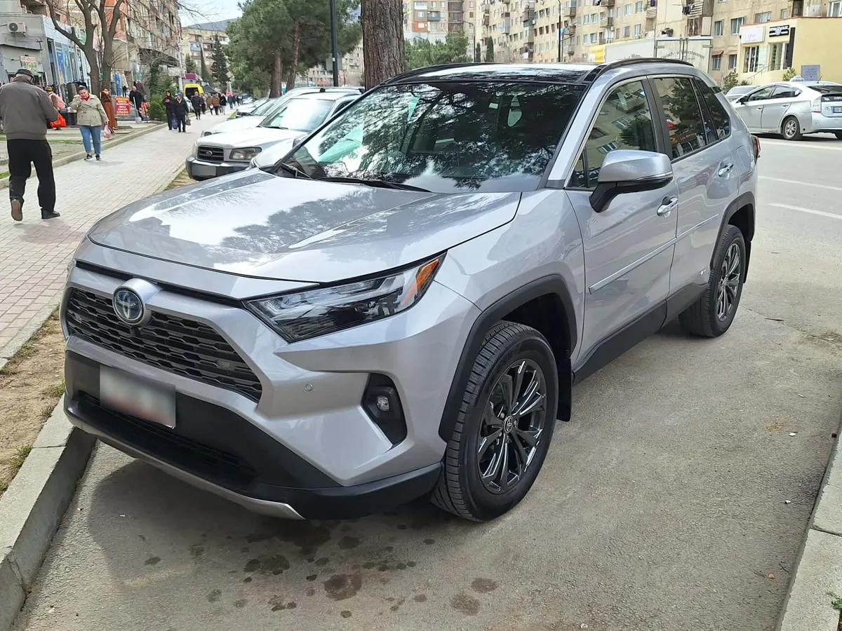 Toyota RAV 4 - фото 1