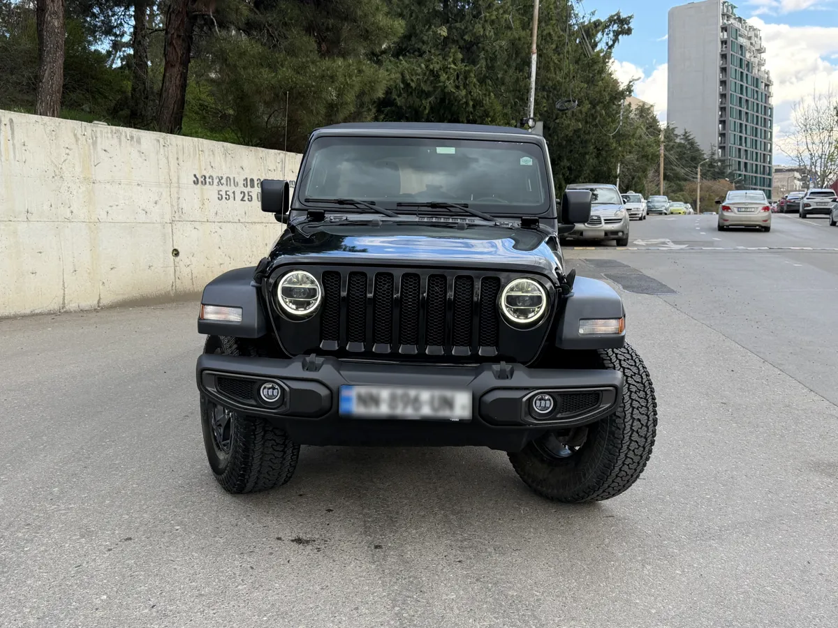 Jeep Wrangler - фото 1