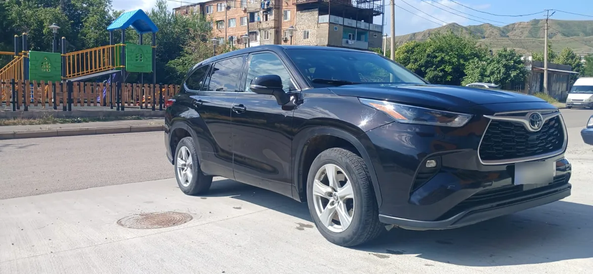 Toyota Highlander - фото 1