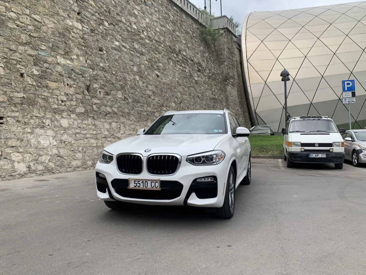 BMW X3 - фото 1
