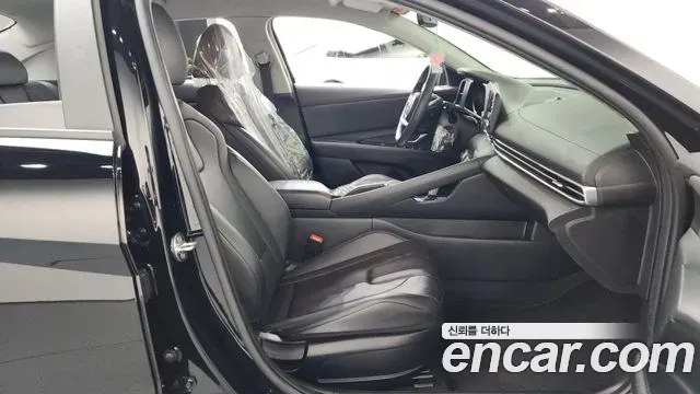 Hyundai AVANTE - фото 1