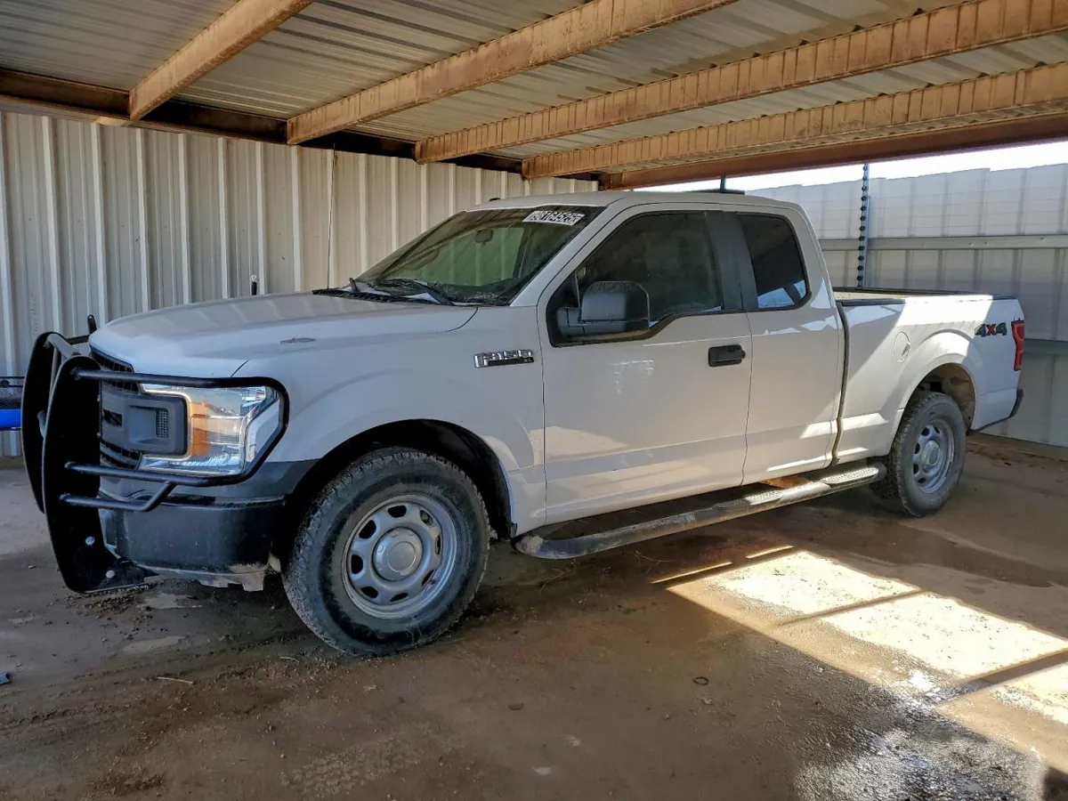 FORD F150 - фото 1